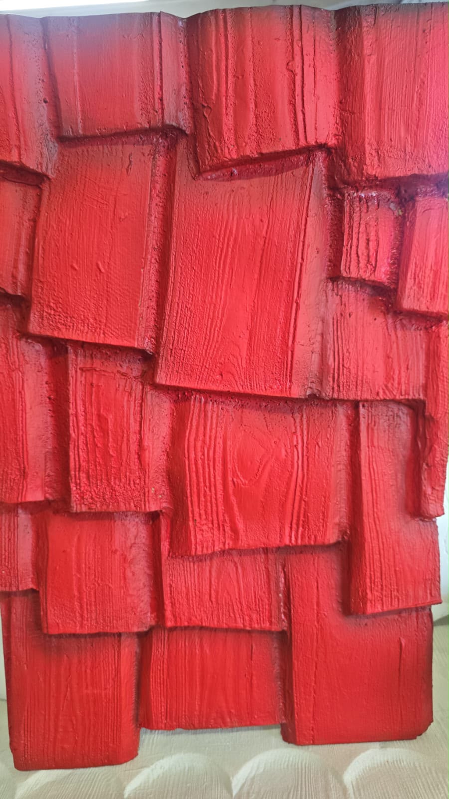Rote Schindeloberfläche